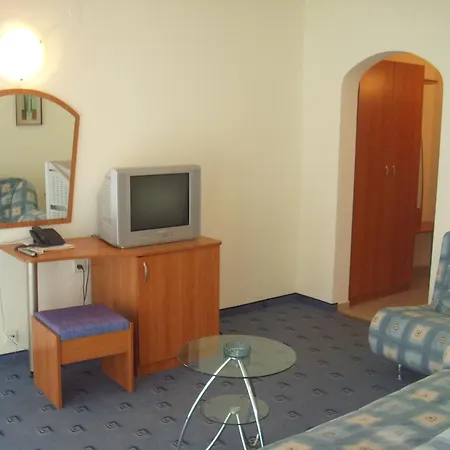 מלון Hotel Varvara