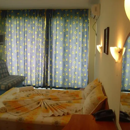 Hotel Varvara מלון 3*