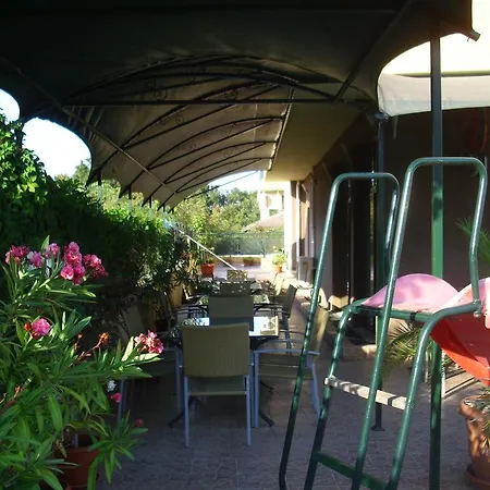 מלון Hotel Varvara 3*