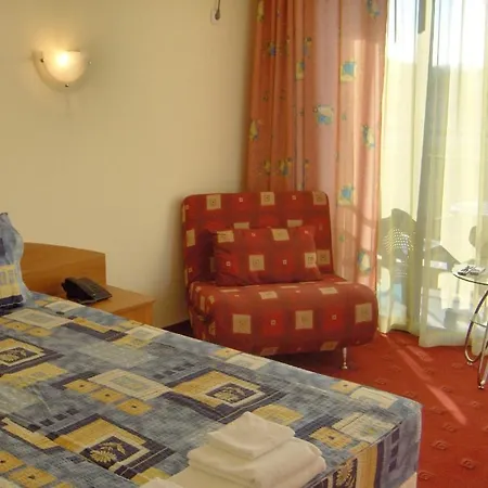 Hotel Varvara מלון 3*
