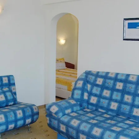 Hotel Varvara מלון